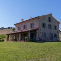Sant'Angelo in Pontano Le Marche